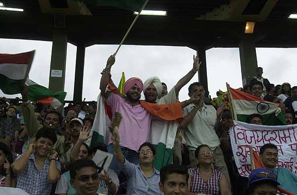 The noise is deafening in the Indian part of the ground | ESPNcricinfo.com