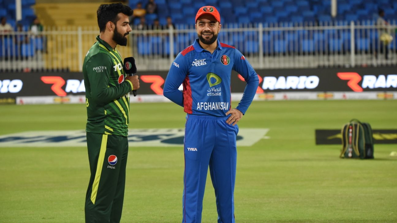Pakistan bat against Afghanistan with Nawaz in for Ashraf