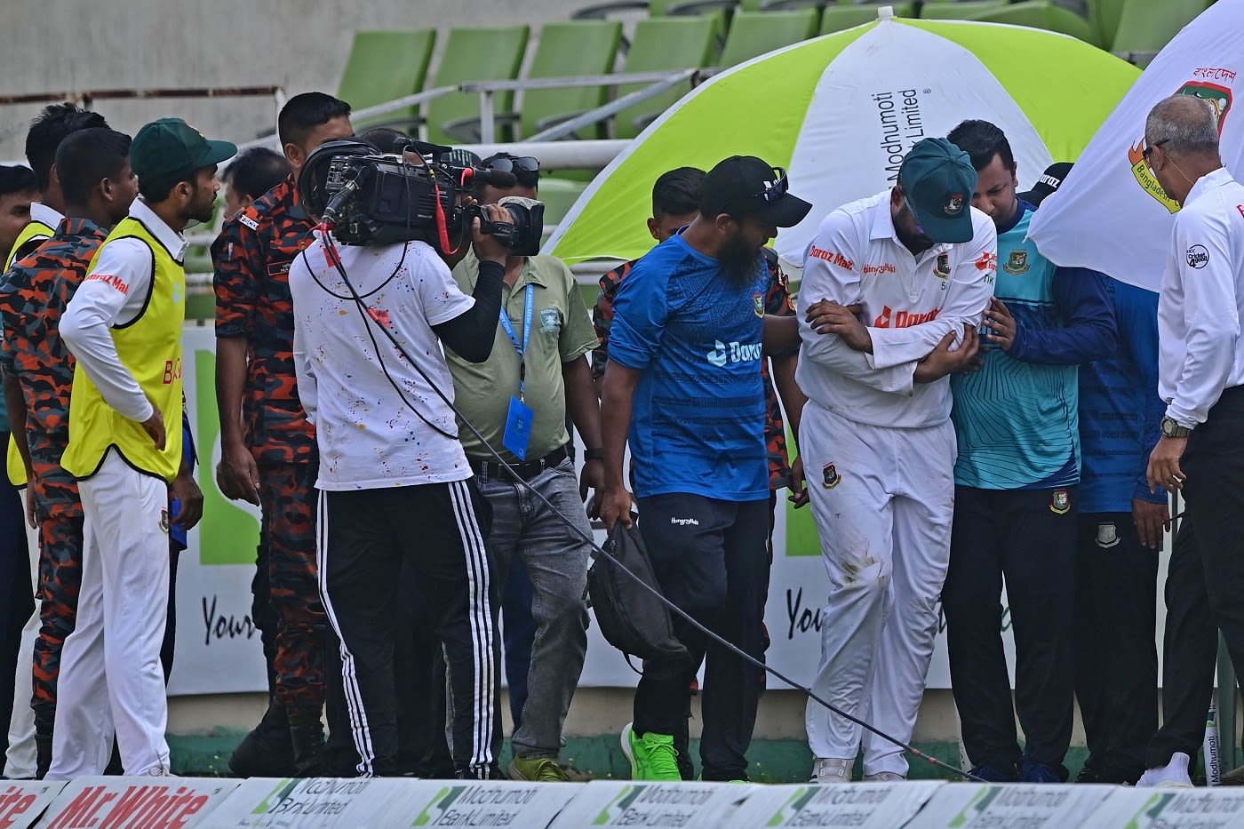 Tamim Iqbal had an injury scare after diving to prevent a boundary ...