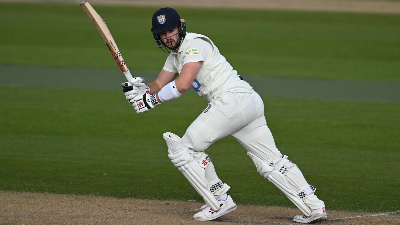 Ollie Robinson hundred units tempo as Durham keep on the assault