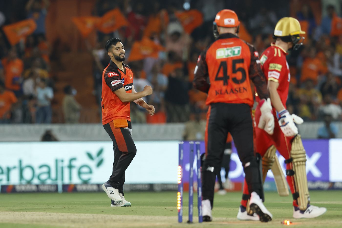 mayank-markande-knocked-over-nathan-ellis-espncricinfo