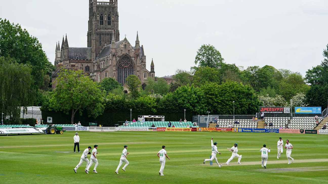 Chris Wright stars as Leicestershire emerge on prime from 22-wicket bun battle