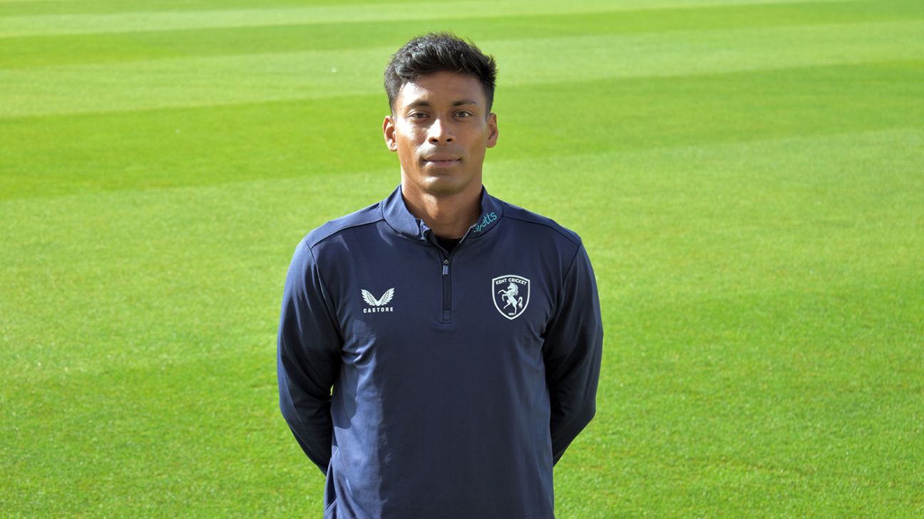 Arafat Bhuiyan repays religion to present Kent a carry at Surrey