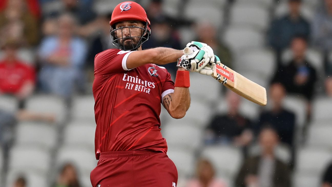 Daryl Mitchell outshines Shaheen Afridi as Lancashire down Notts