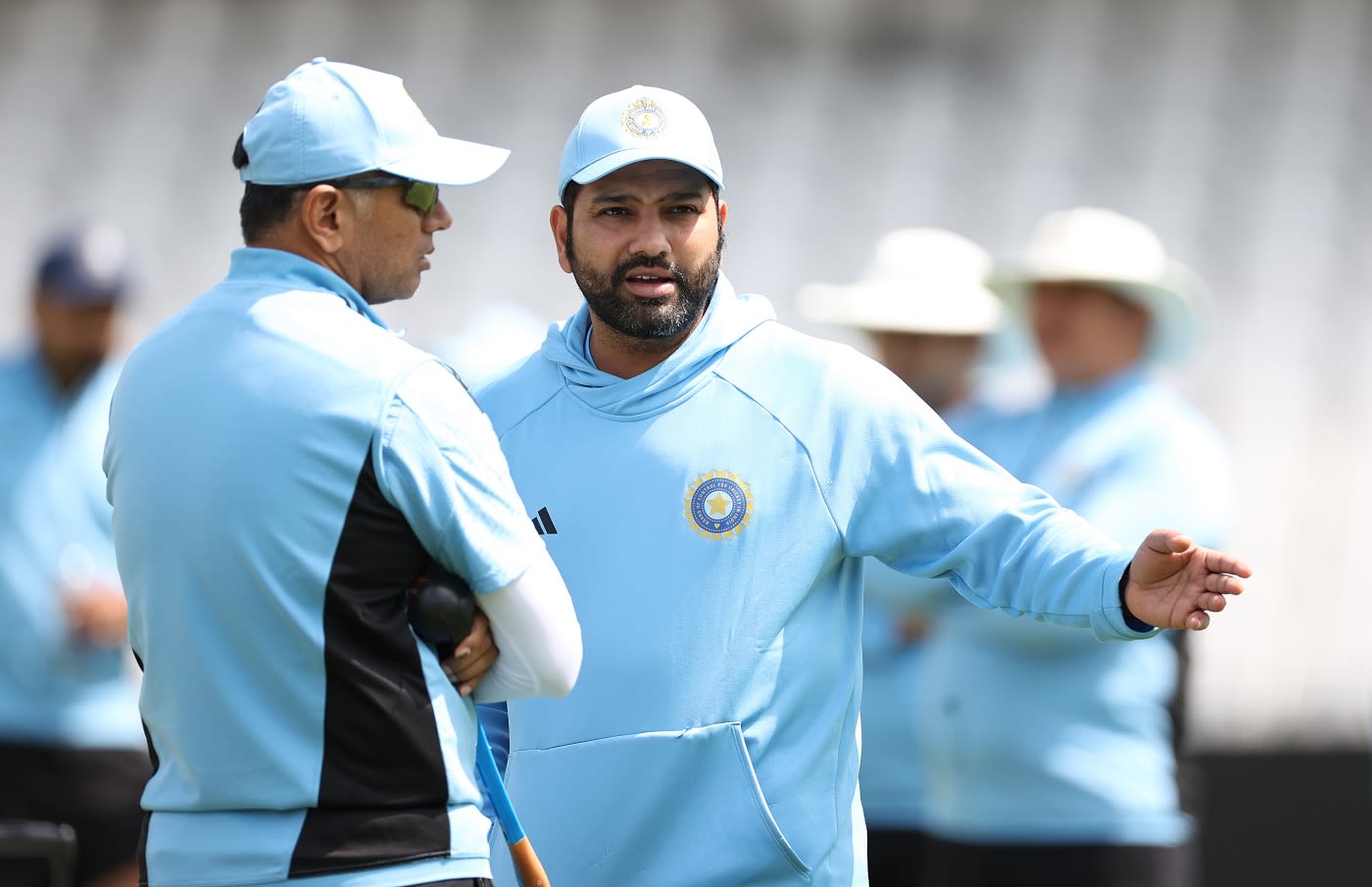 Rahul Dravid And Rohit Sharma Have A Chat | ESPNcricinfo.com