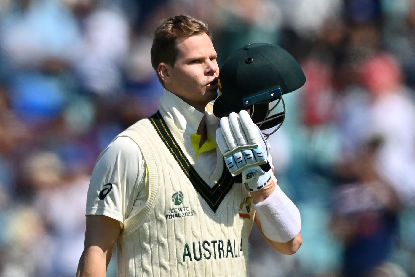 Steven Smith celebrates his century | ESPNcricinfo.com