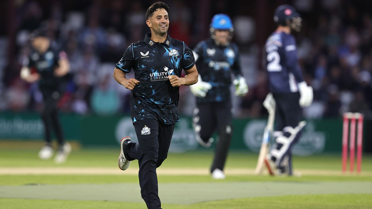 Worcestershire transfer near knock-out phases as D’Oliveira stars towards Notts