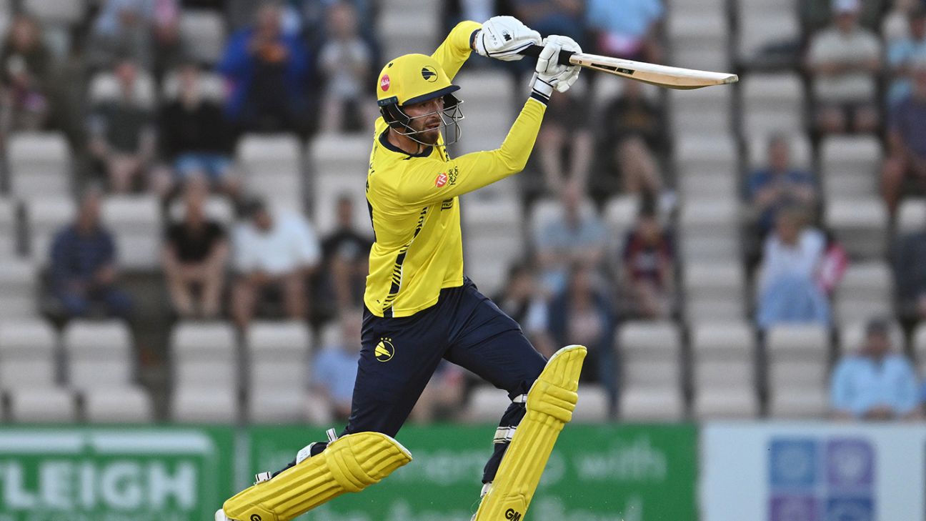 Hampshire gun down 210 goal to leapfrog Essex