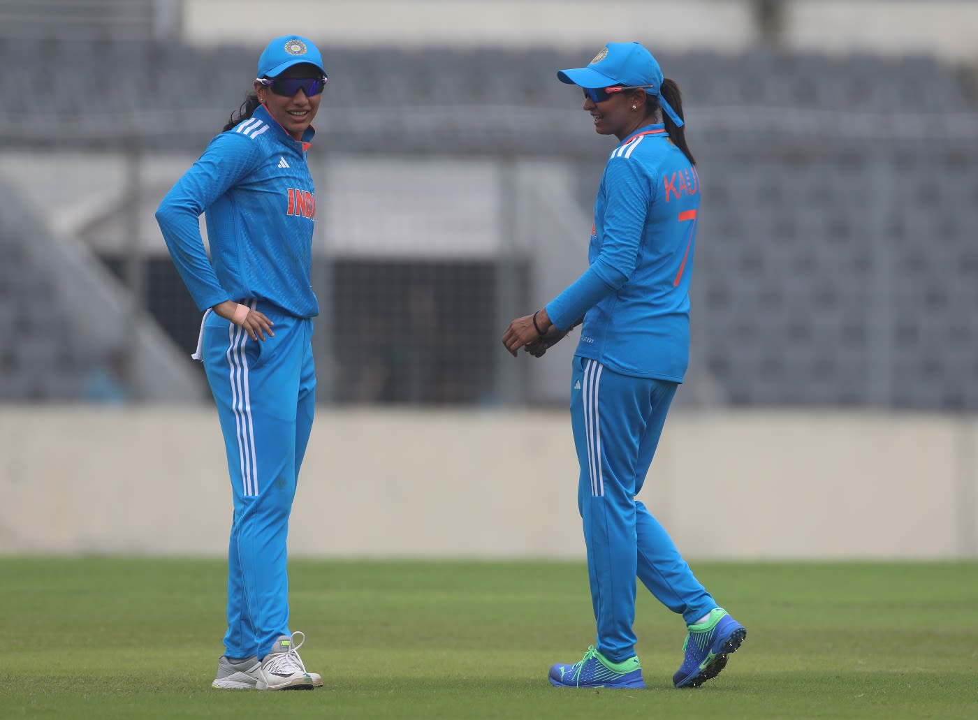 Smriti Mandhana And Harmanpreet Kaur Share A Light Moment ...