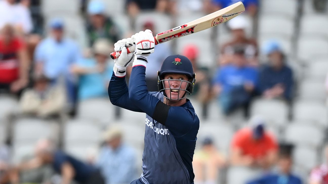 Jennings century clinches quarter-finals berth for Lancashire