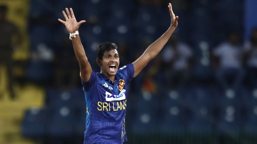 Who is the Sri Lankan fan who got a jersey from Shahnawaz Dahani