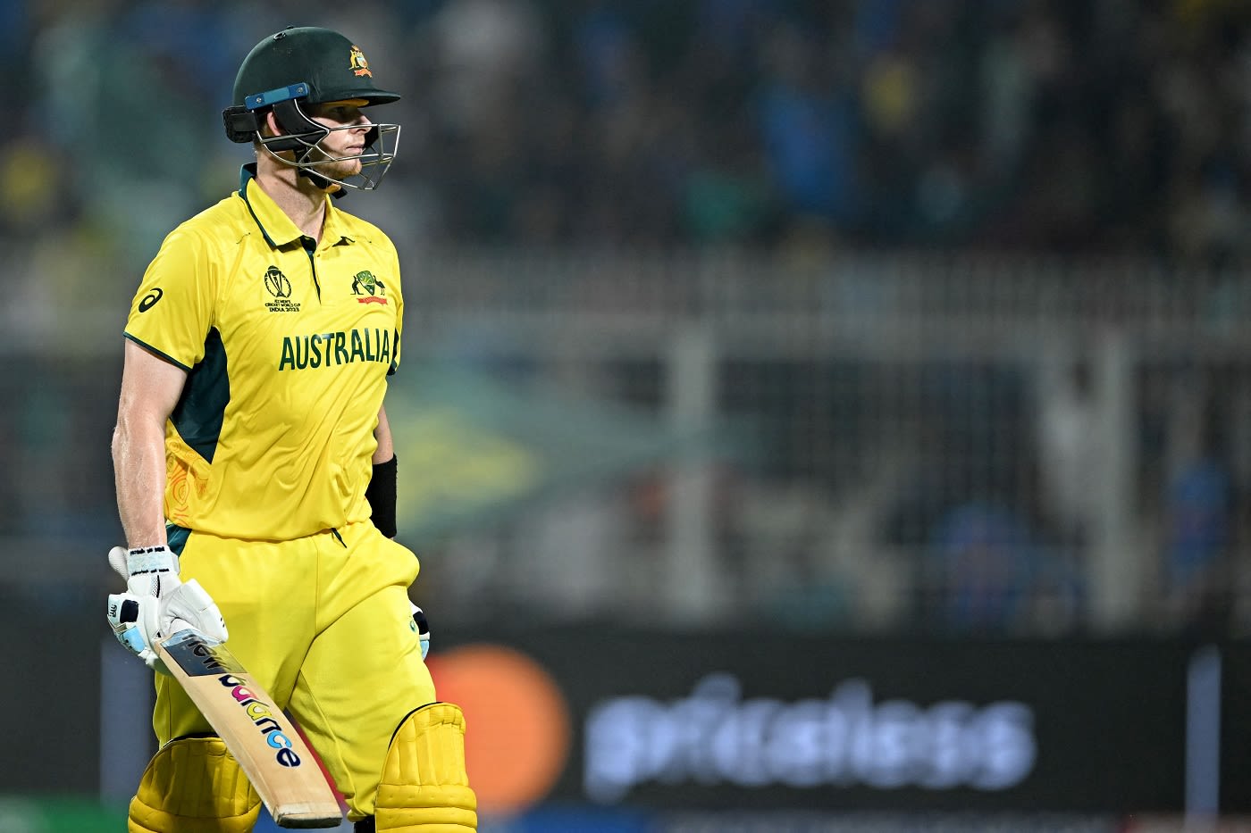 A dejected Steven Smith walks back | ESPNcricinfo.com