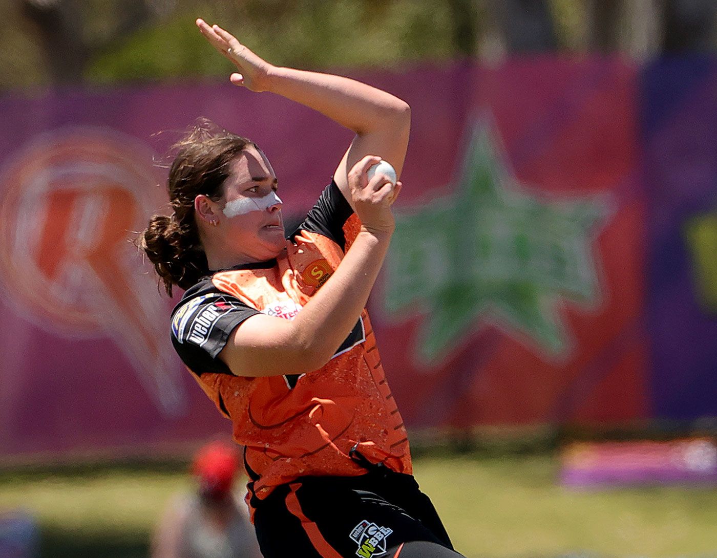 Chloe Ainsworth, Lucy Hamilton earn Australia central contracts