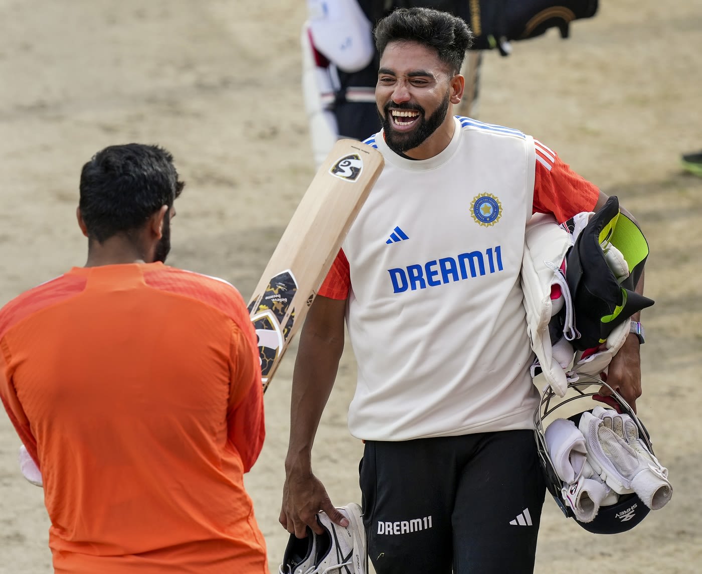Jasprit Bumrah And Mohammed Siraj Exchange Some Batting Notes Jasprit Bumrah And Mohammed Siraj Exchange Some Batting Notes