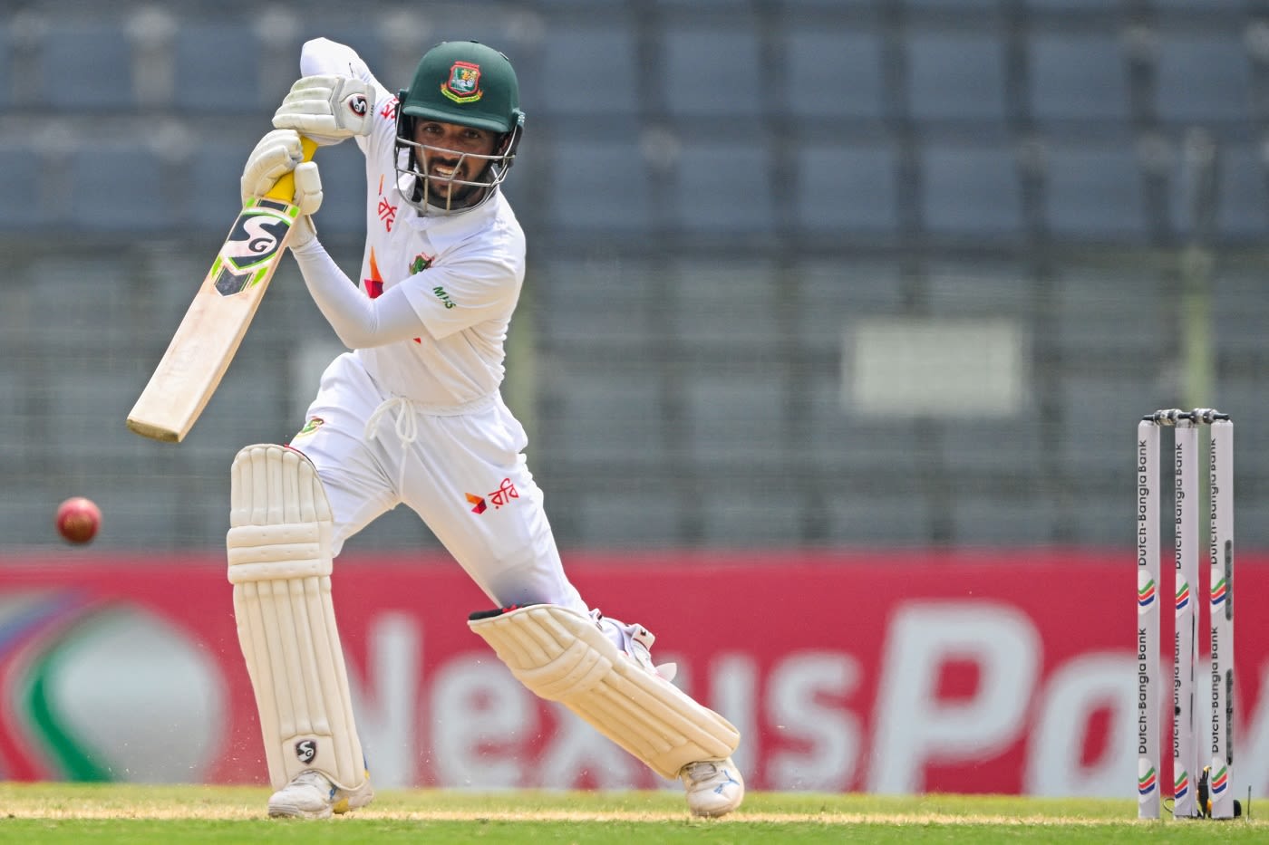 Mominul Haque played a few delectable drives | ESPNcricinfo.com