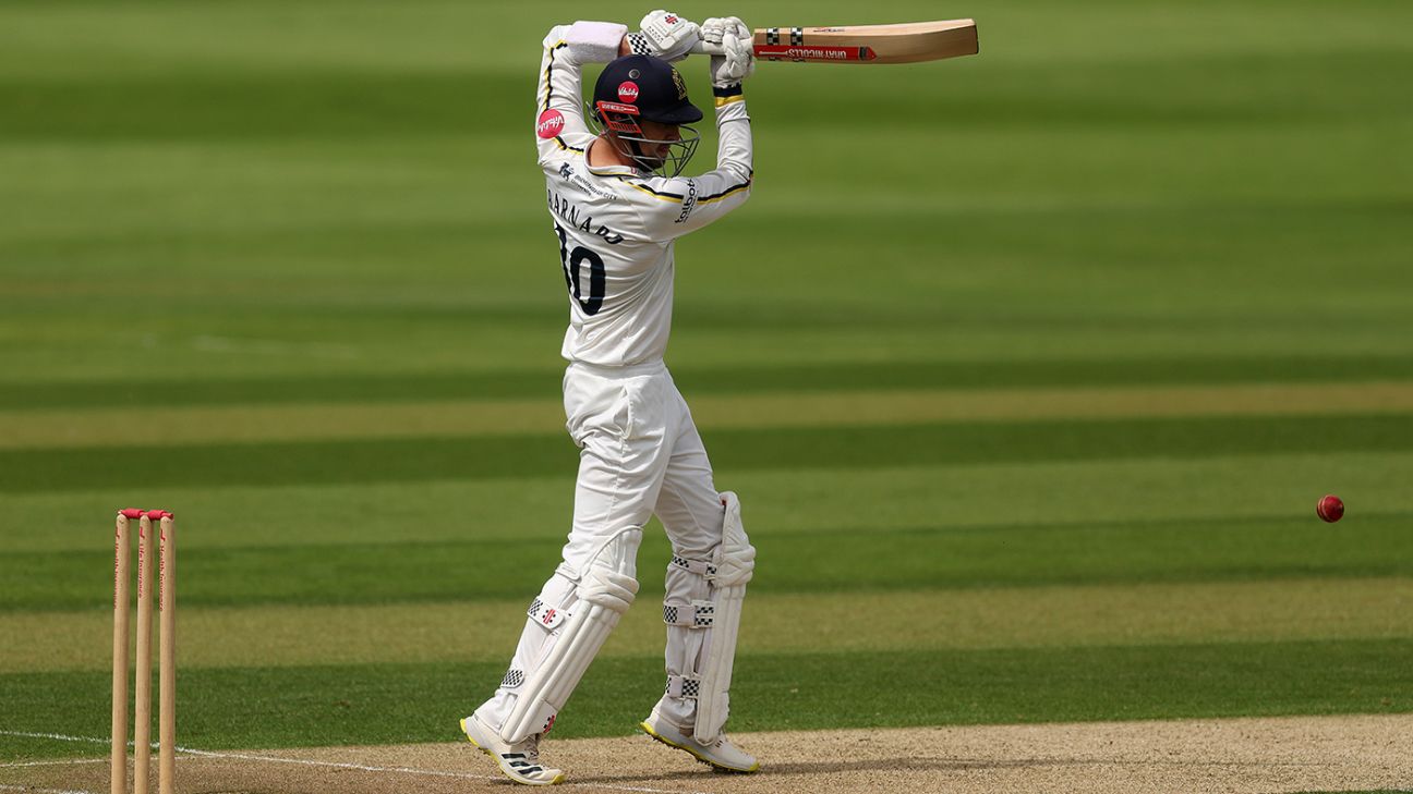 Warwickshire Dominate Lancashire with Bethell's Career-Best Figures