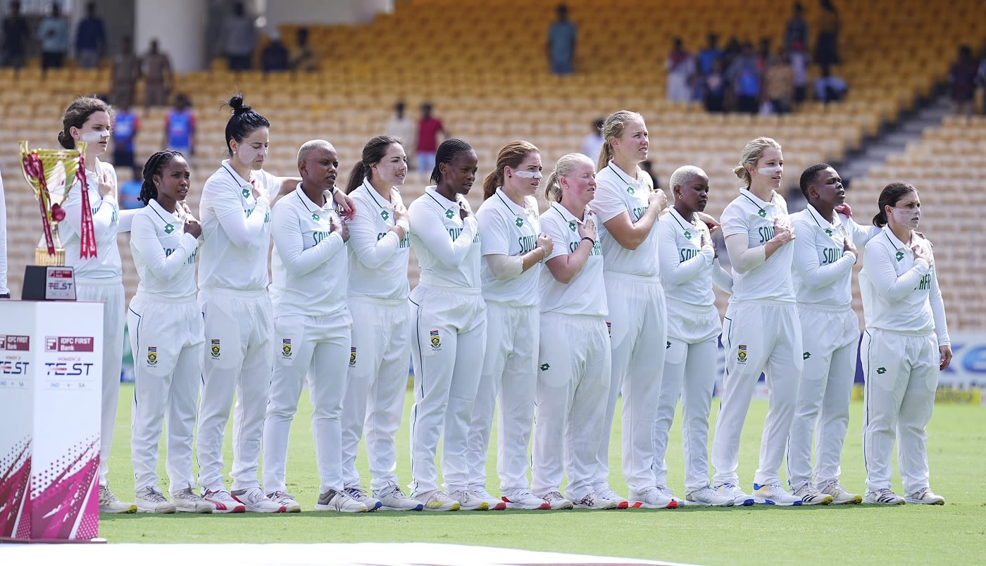 South Africa players line up for the national anthem | ESPNcricinfo.com