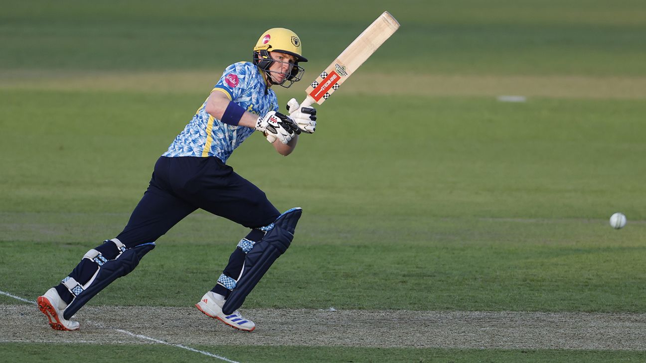 Birmingham Bears Crush Derbyshire Falcons to Secure Home Quarter-Final