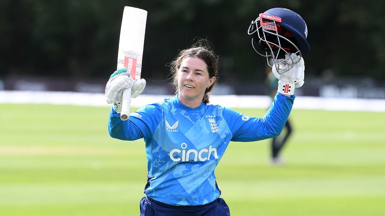 England Women Crush Ireland by 275 Runs, Beaumont Scores Century