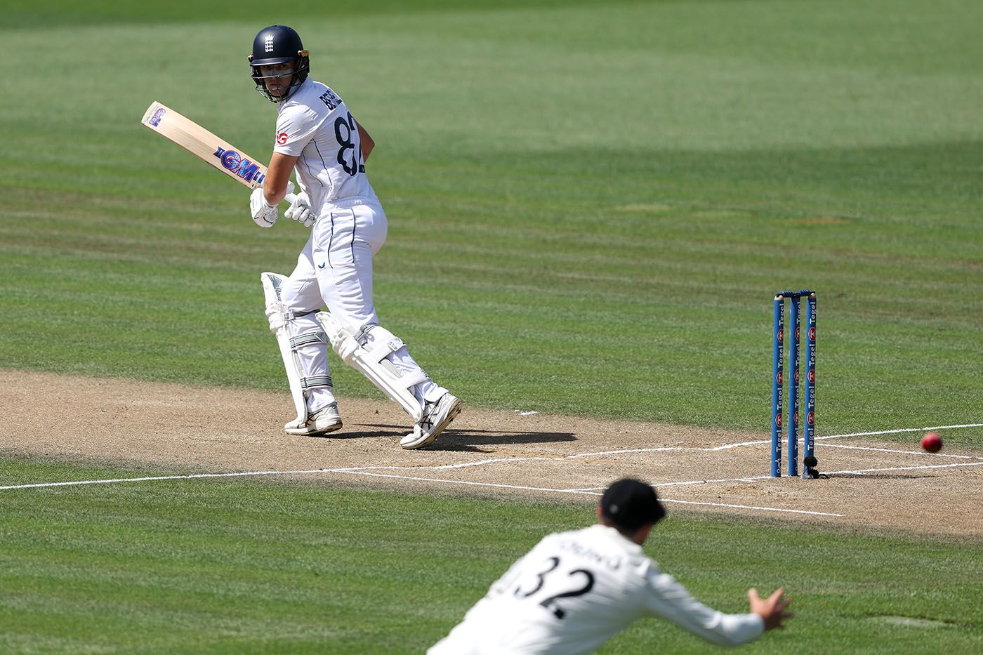 jacob-bethell-sets-off-for-a-run-espncricinfo