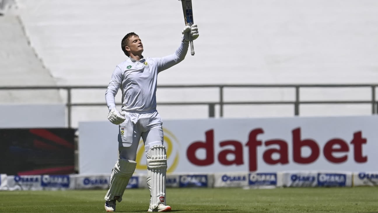 Rickelton double-century, Verreynne fifty propel SA to 429 by second afternoon