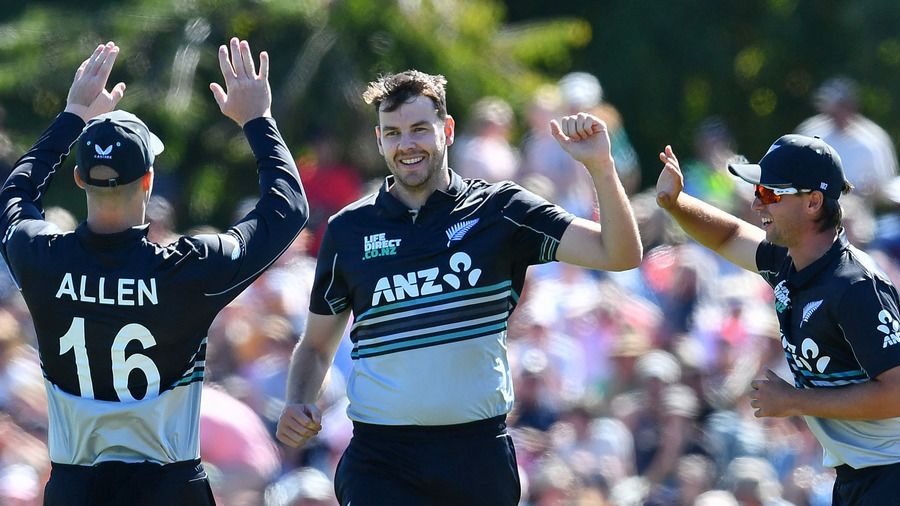 New Zealand Dominate Pakistan to Take 2-0 Lead in T20 Series