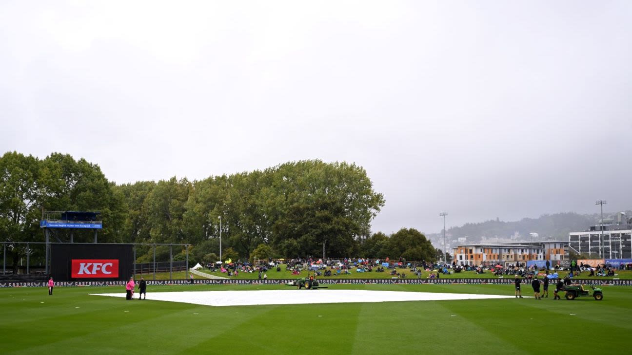 Rain cancels the series finale, which ends at 1-1.