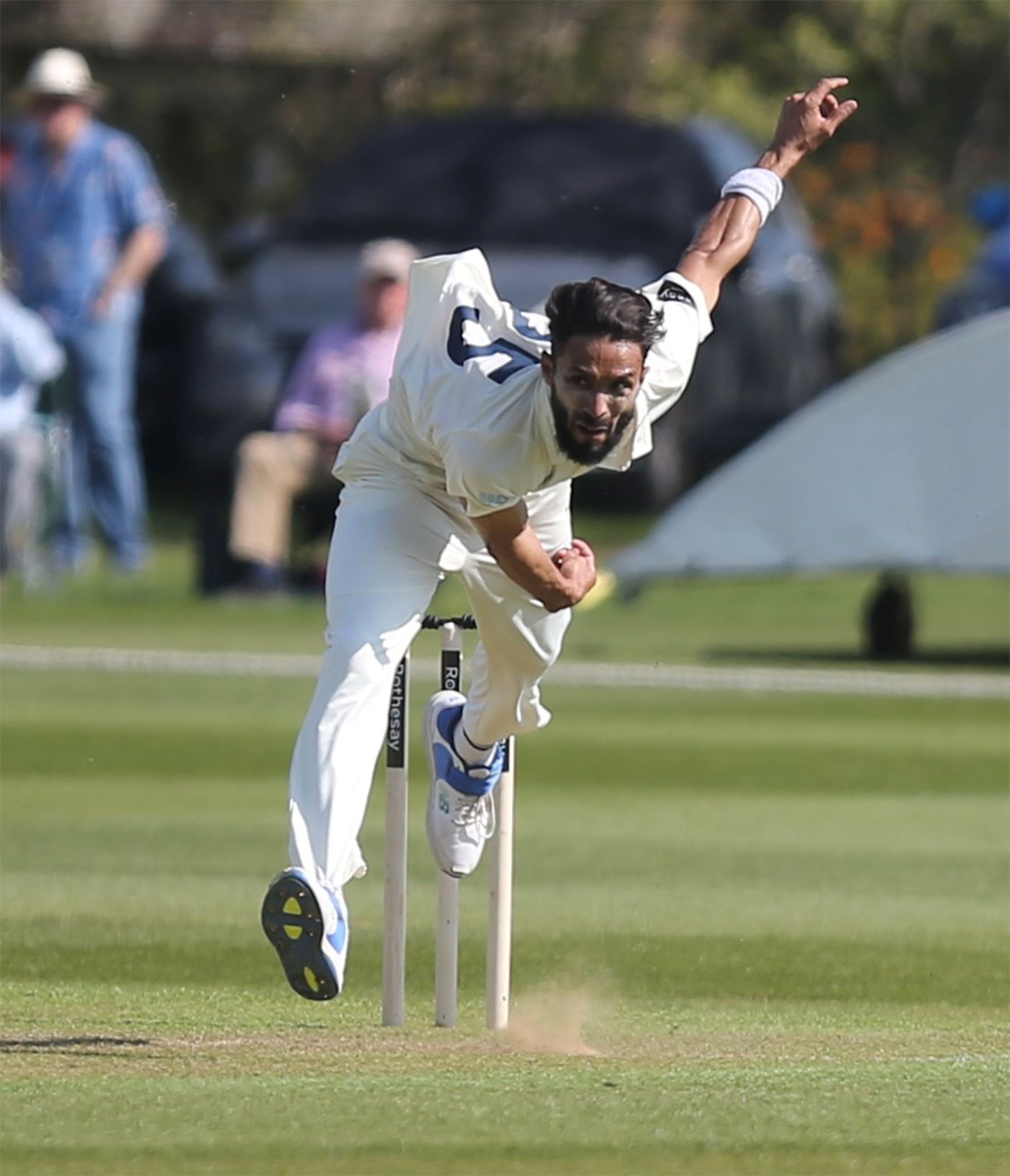 Kashif Ali bowls on Kent debut | ESPNcricinfo.com