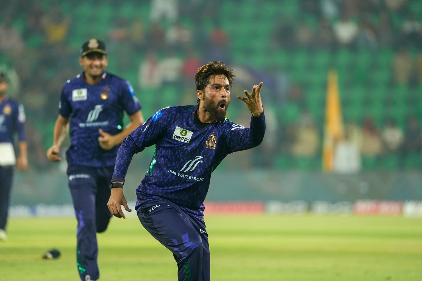 Mohammad Amir celebrates after getting rid of Babar Azam | Cricinfo.com