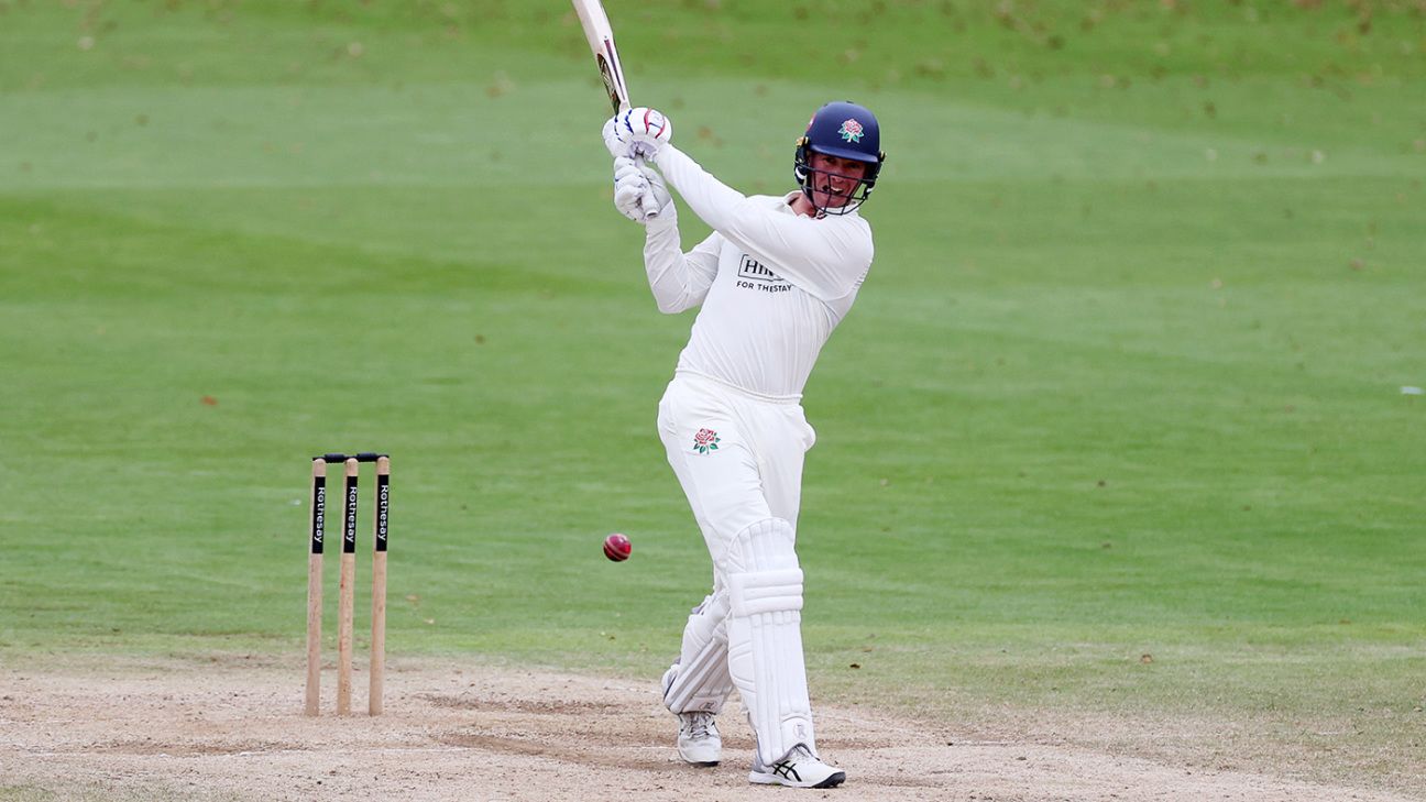 Balderson, Jennings to the fore as Lancashire sign off with victory