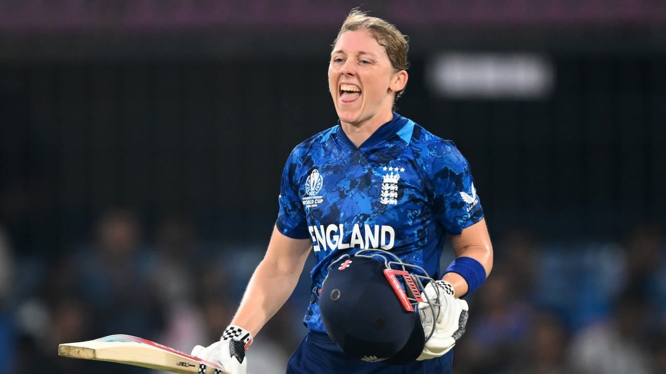 Smriti Mandhana batting