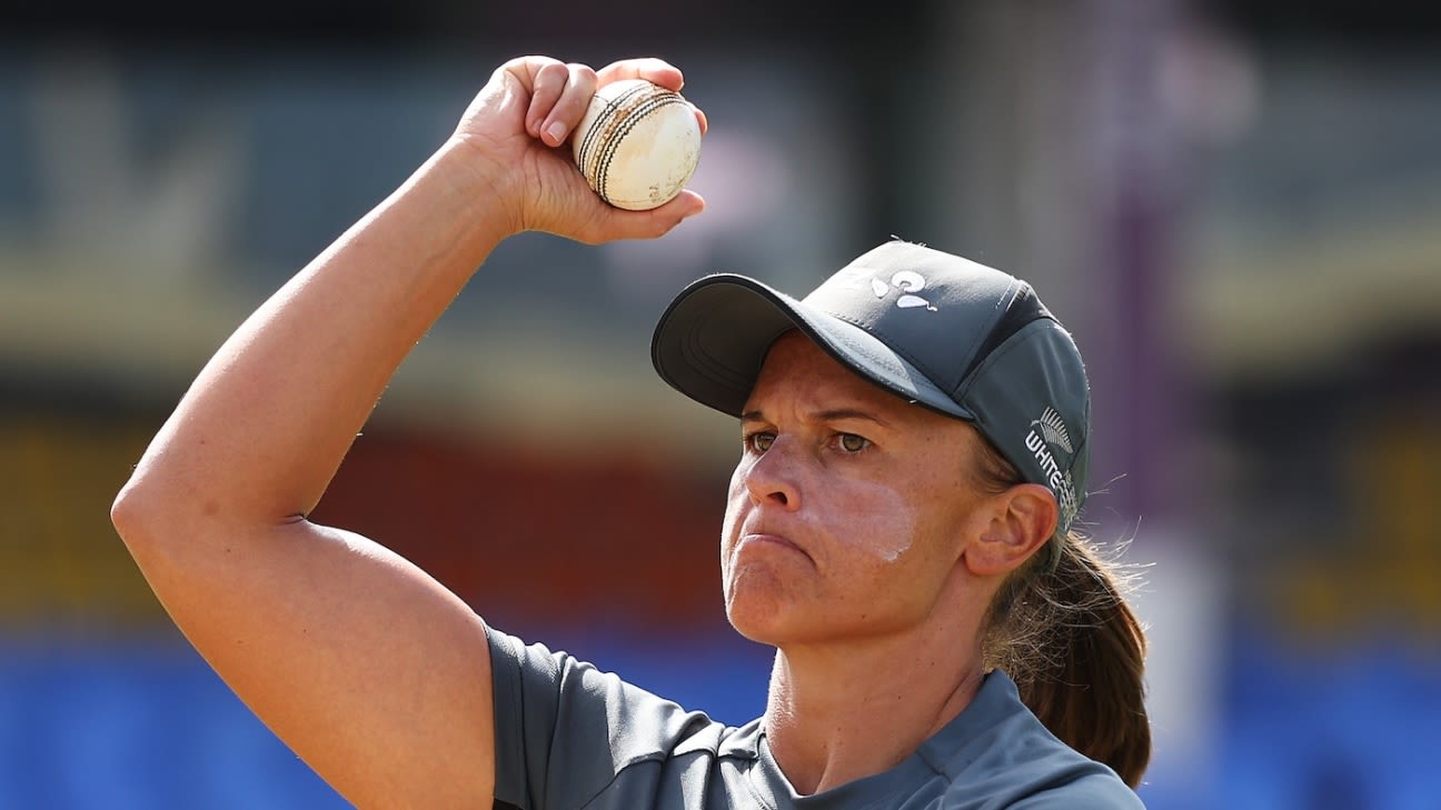 Suzie Bates Sidelined 3 Months by Quad Injury