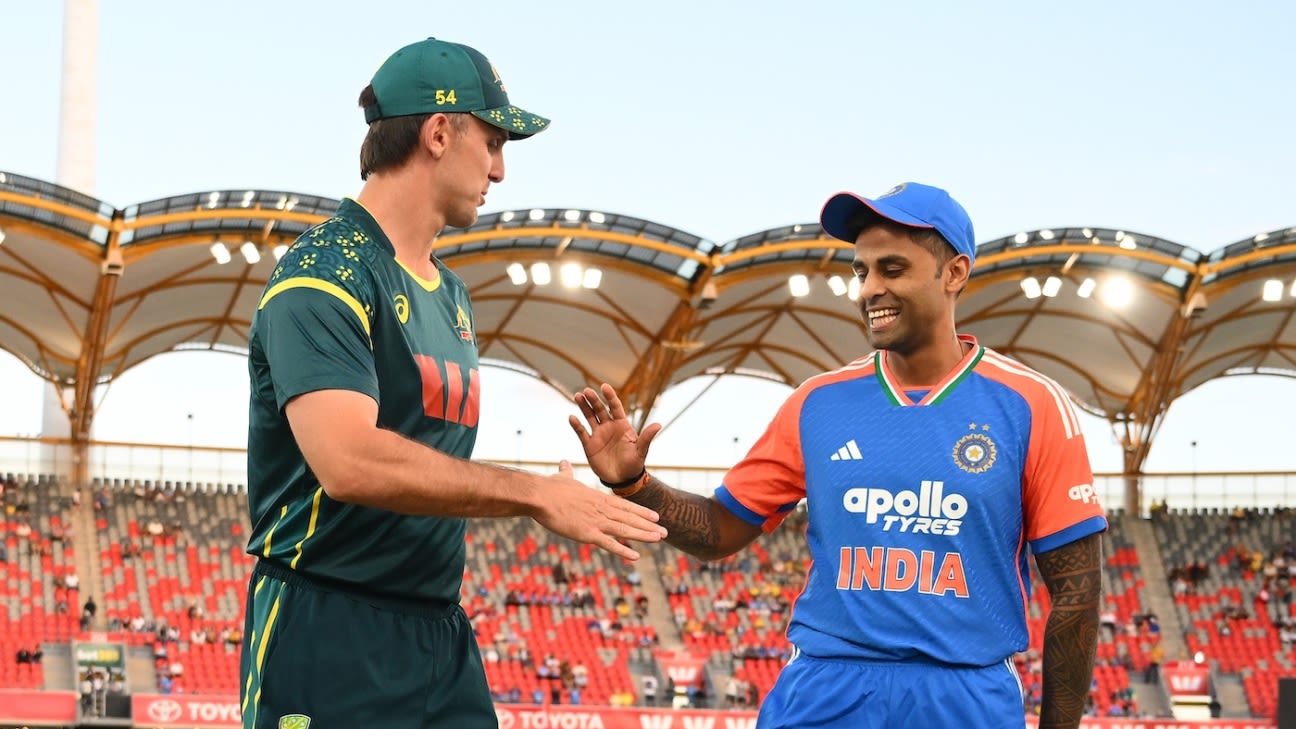 Australian team bowling first against India in Brisbane