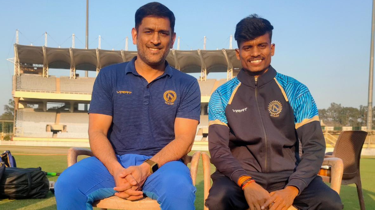 A quiet word from Dhoni, a missed flight, and Amit Kumar has an IPL dream with SRH