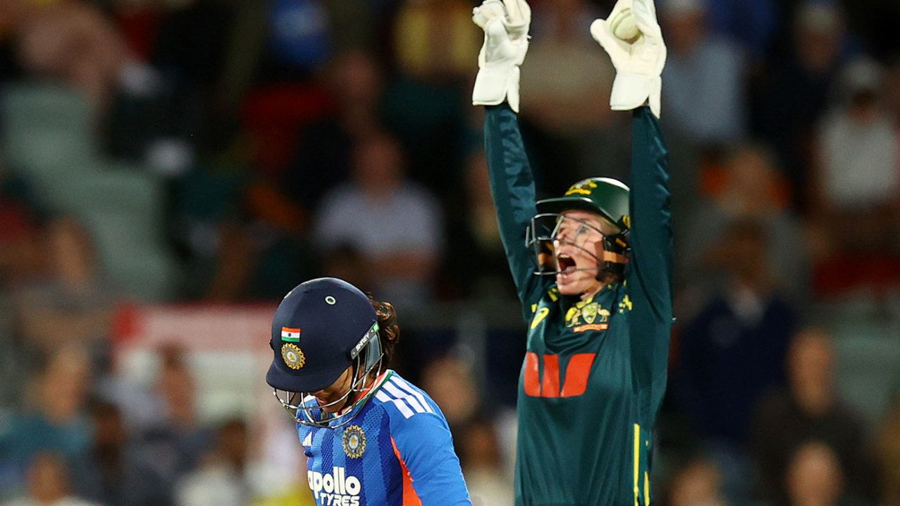 Australia news – Beth Mooney to take gloves with Alyssa Healy in field for farewell against India