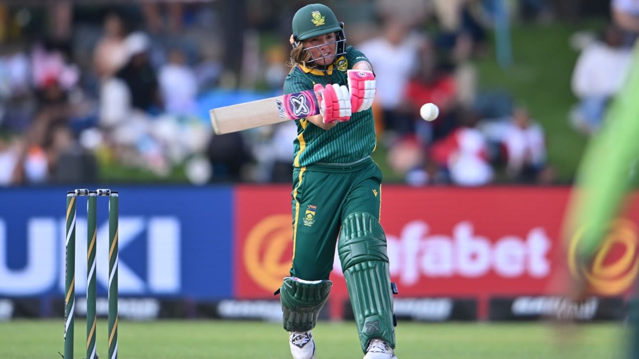 SA-W vs PAK-W Cricket Scorecard, 1st ODI at Bloemfontein, February 22, 2026