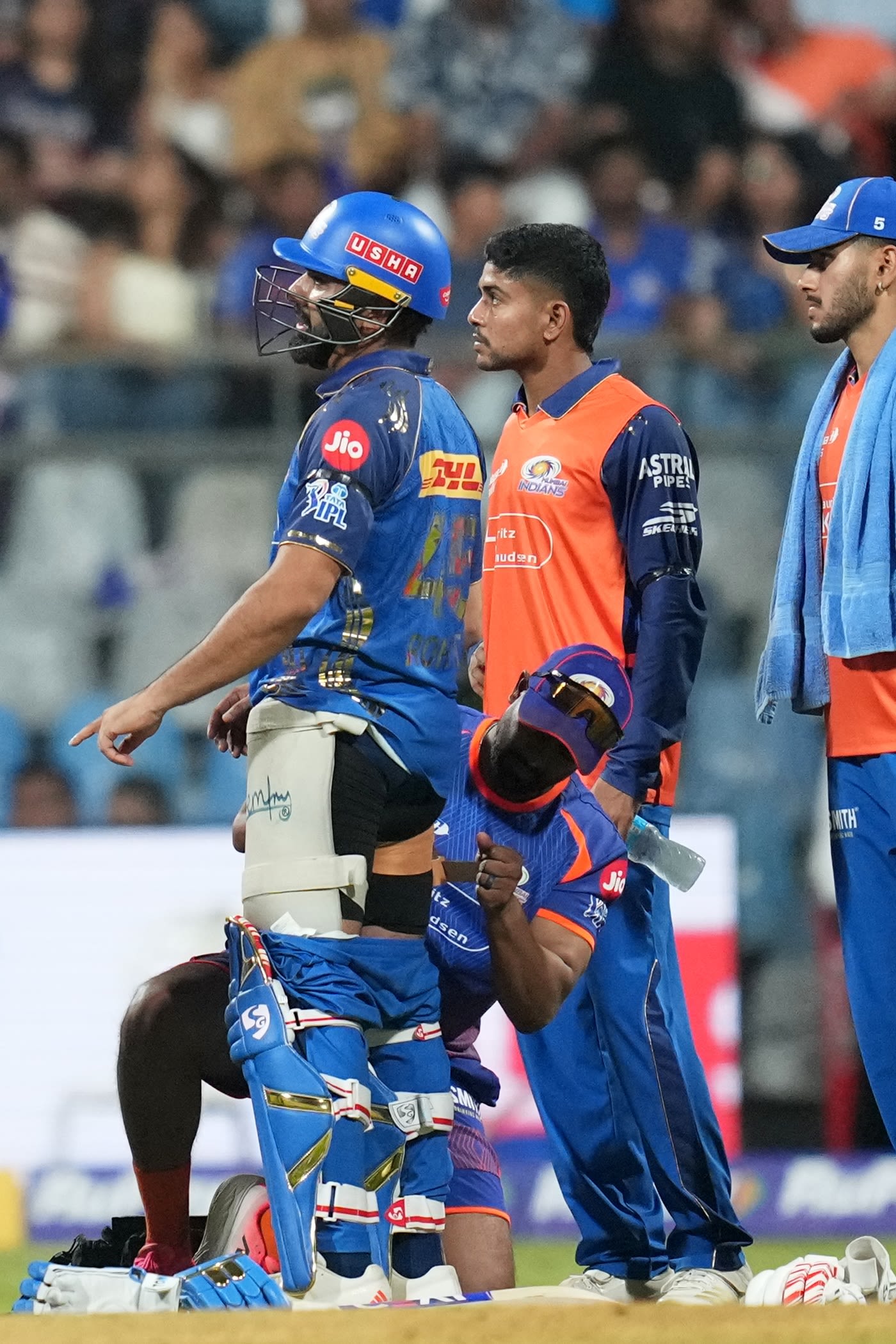 IPL 2026 - Rohit Sharma, Virat Kohli troubled by injuries during RCB's win over MI