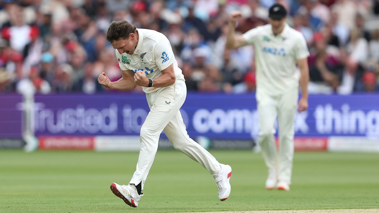 Smith, O'Rourke wreck middle-order after Gay's debut fifty