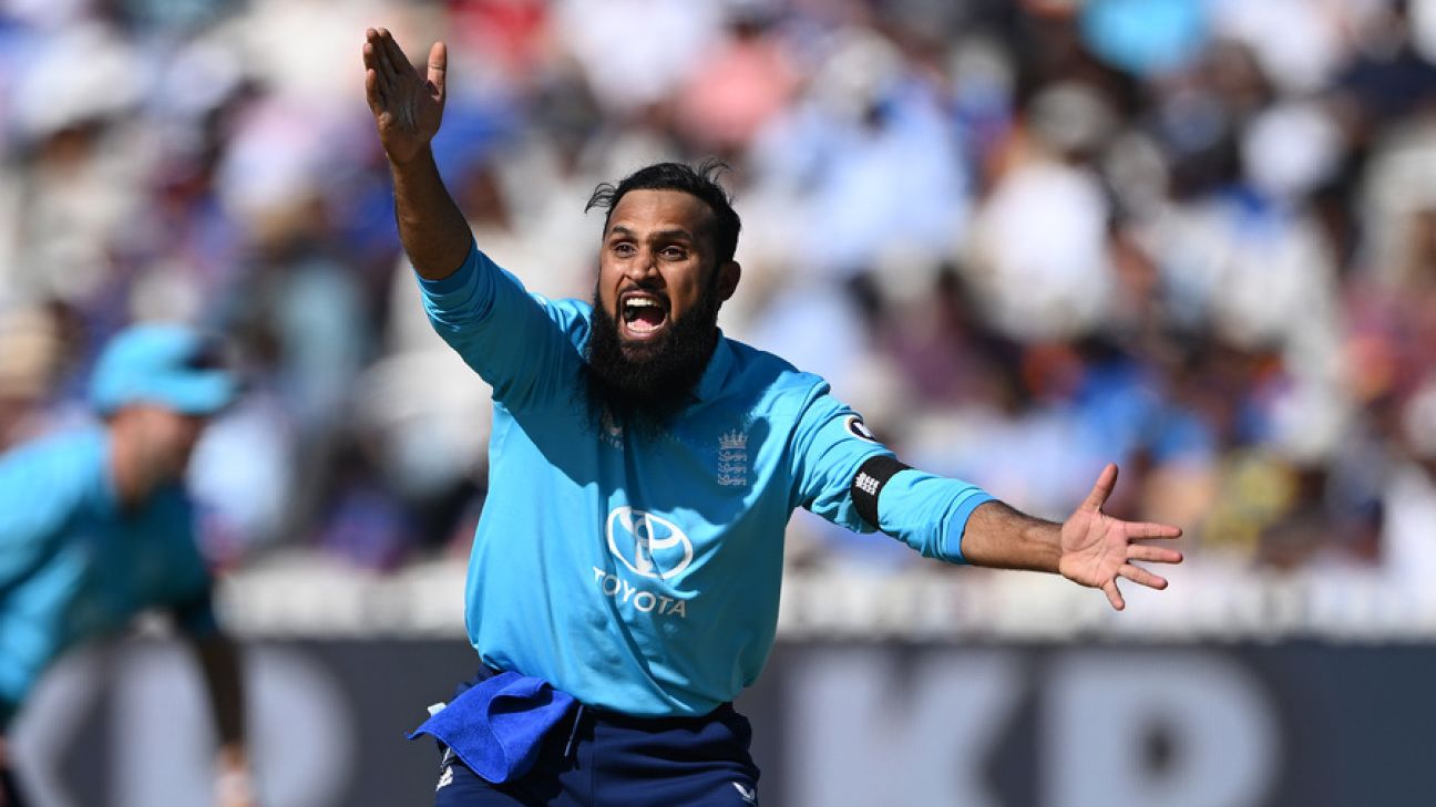 England bowl, Rashid and Curran in; Pakistan unchanged