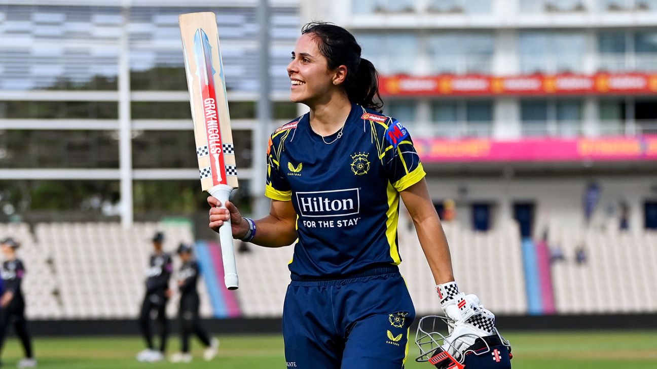 Freya Kemp and Abi Norgrove Fifties Lead Victory Over Surrey - News Directory 3