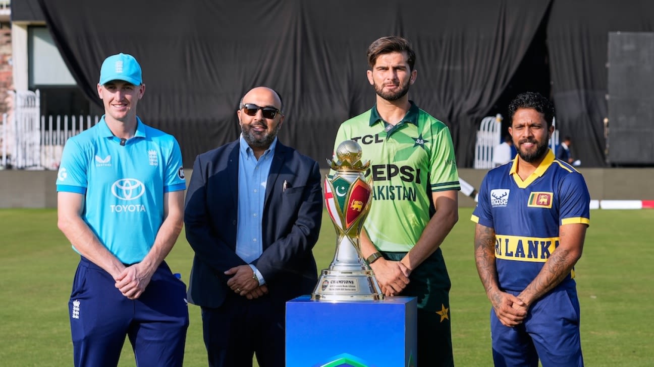 Sri Lanka bowl, Pakistan hand debut to Baig