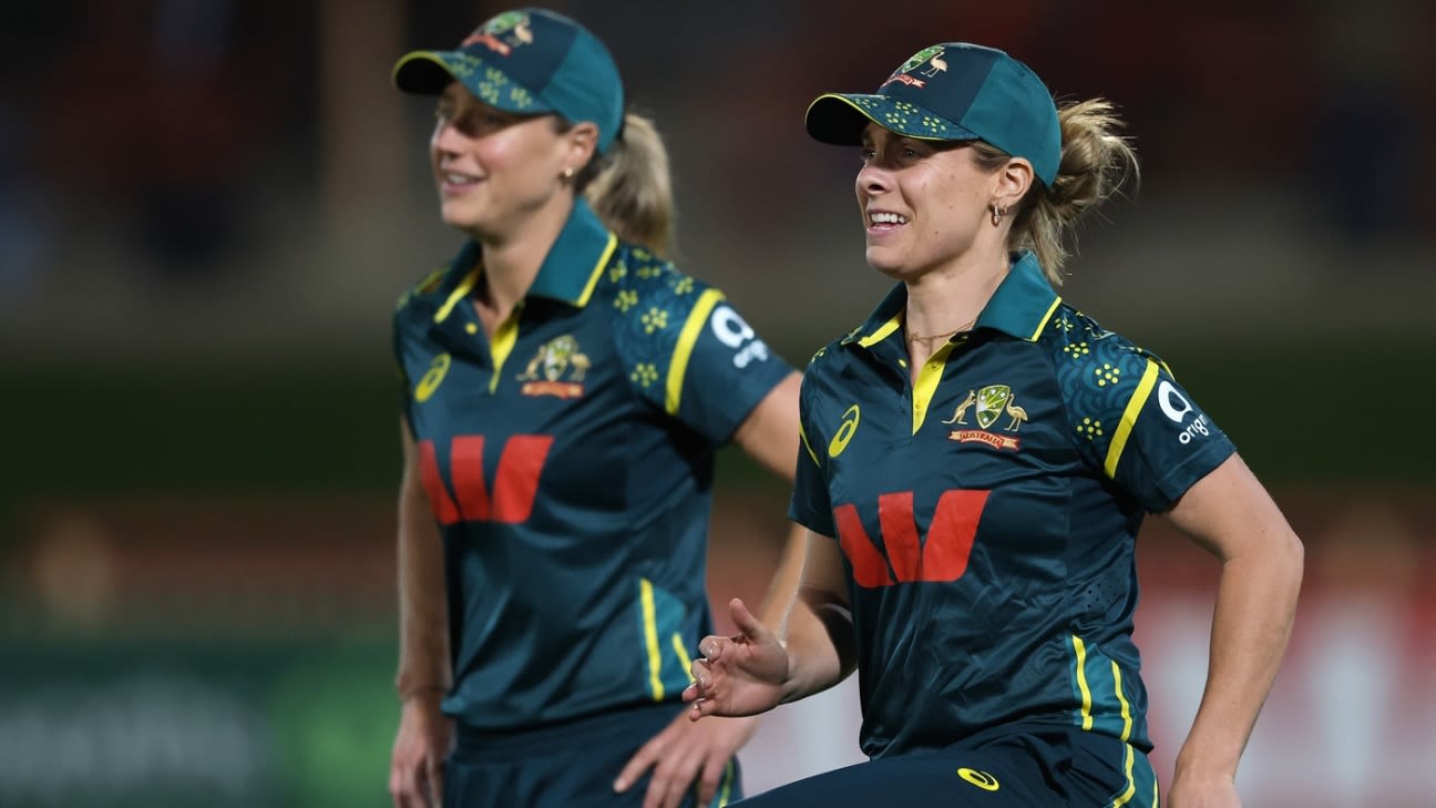 Australia opt to bowl in rain-shortened third T20I against New Zealand