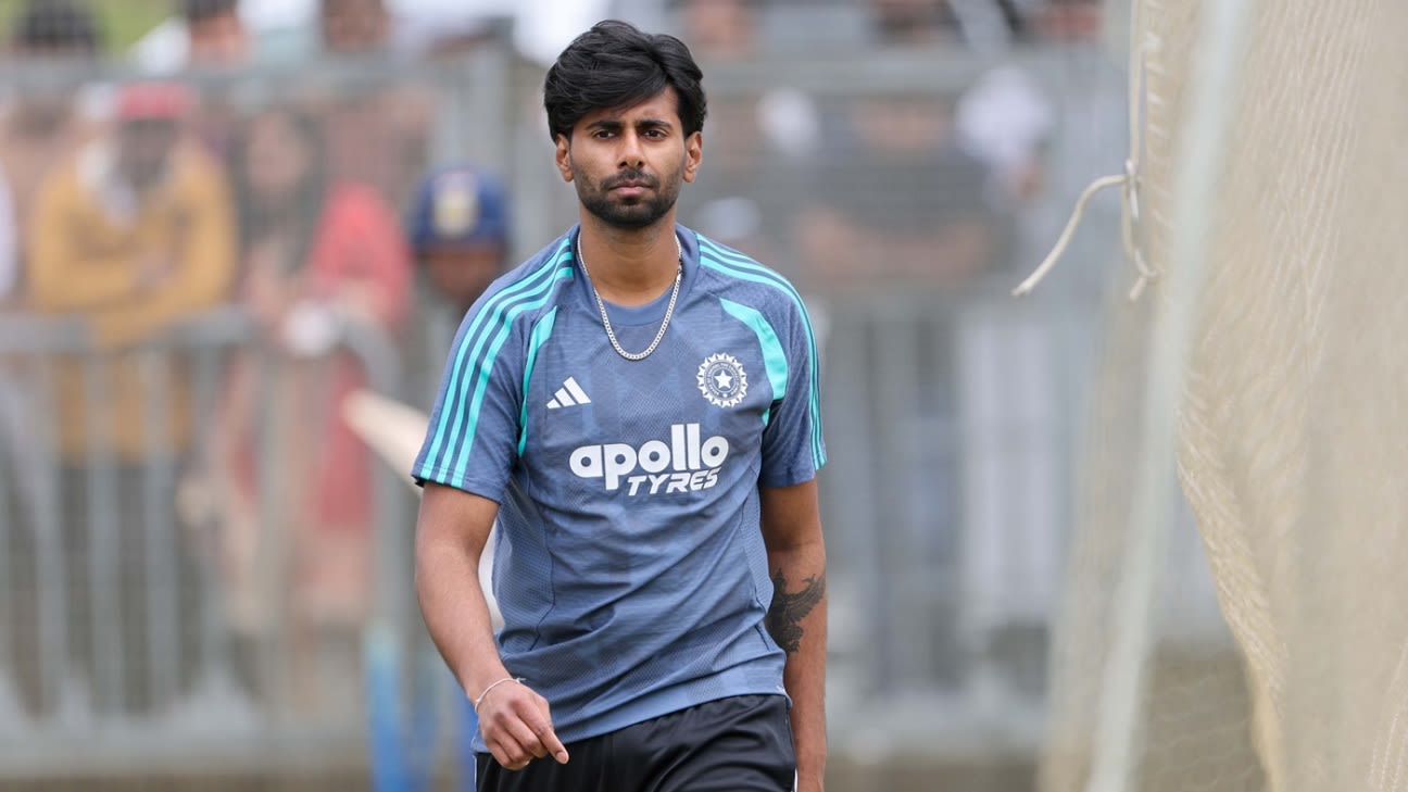 India reshuffle batting order as Iyer opts to bowl in Auckland T20