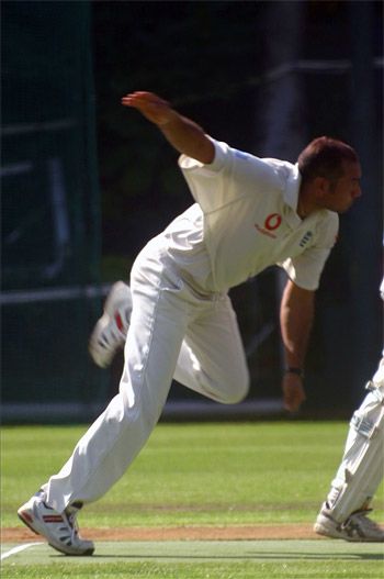 Rafaqat Ali bowling a Twenty20 match at KCC | ESPNcricinfo.com