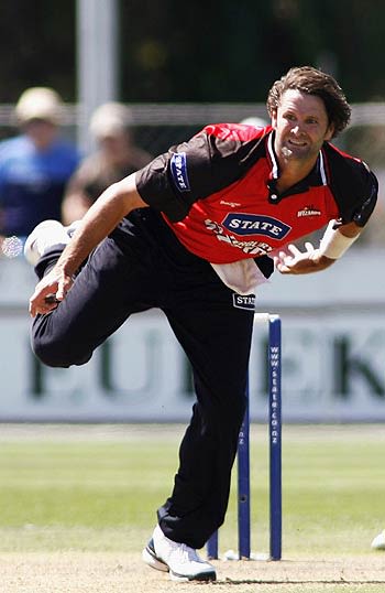 Chris Cairns turned in a fine allround performance to guide Canterbury ...