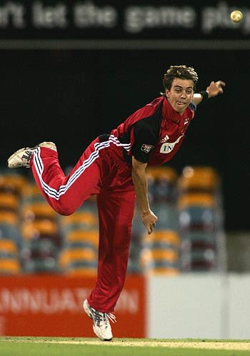 Cullen Bailey in action against Queensland | ESPNcricinfo.com