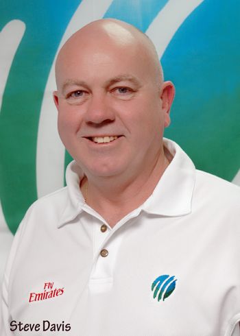Portrait of Steve Davis | ESPNcricinfo.com