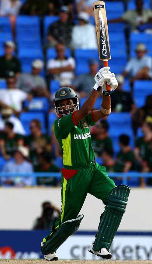 Habibul Bashar ground his way to 24 from 43, with no boundaries, in a ...