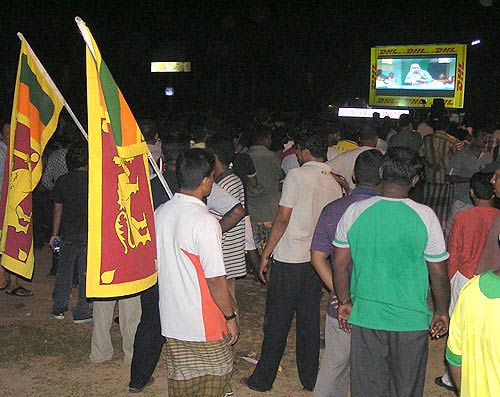 Sri Lankan Fans In Colombo Catch The Semi final Action Through The Big 1-rupee-non-magnetic-sri-lanka-numista