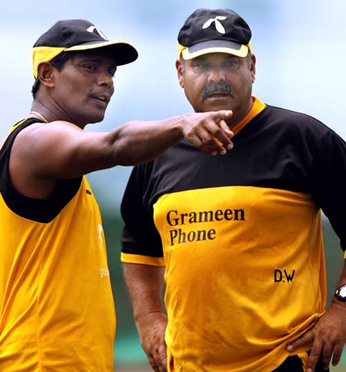 Mohammad Rafique finds another way to engage Dav Whatmore ...